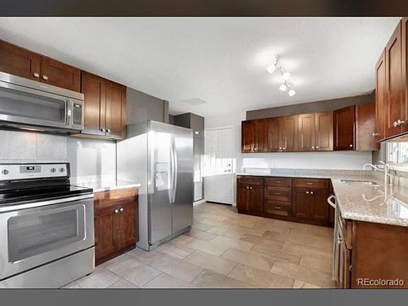 3rd image of 2345 S Knox Ct