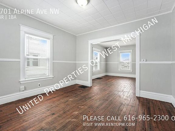 3rd image of 1701 Alpine Ave NW