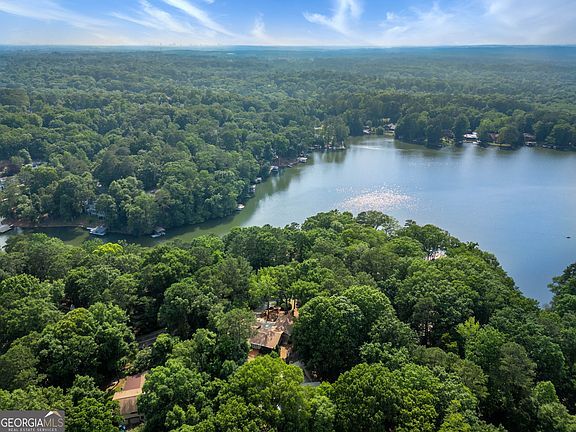 3rd image of 813 Lakeshore Dr
