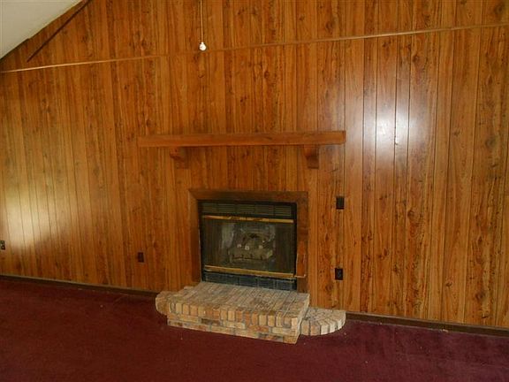 4th image of 2110 Brell Dr