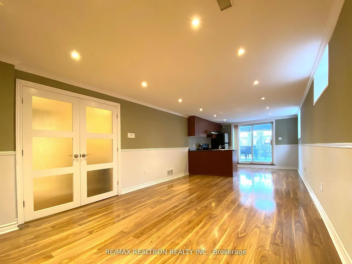 Building Photo - 76 Clansman Blvd #LOWER