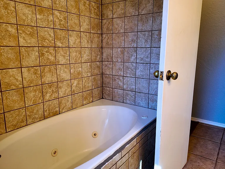 225 N Tunbridge Rd — Photo 52