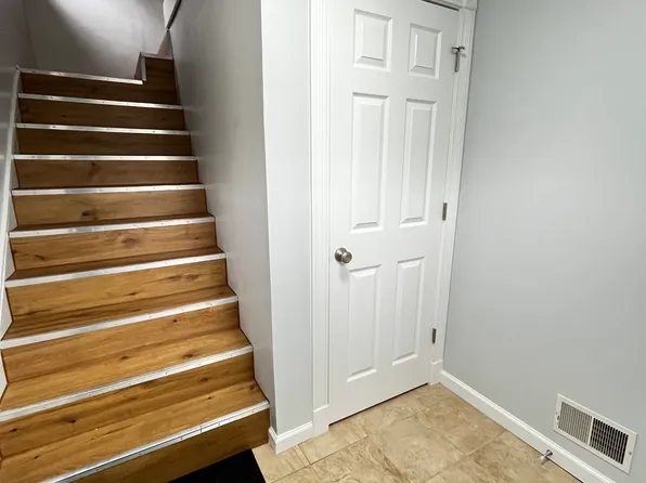 5 Casler St #2, Ypsilanti, MI 48197