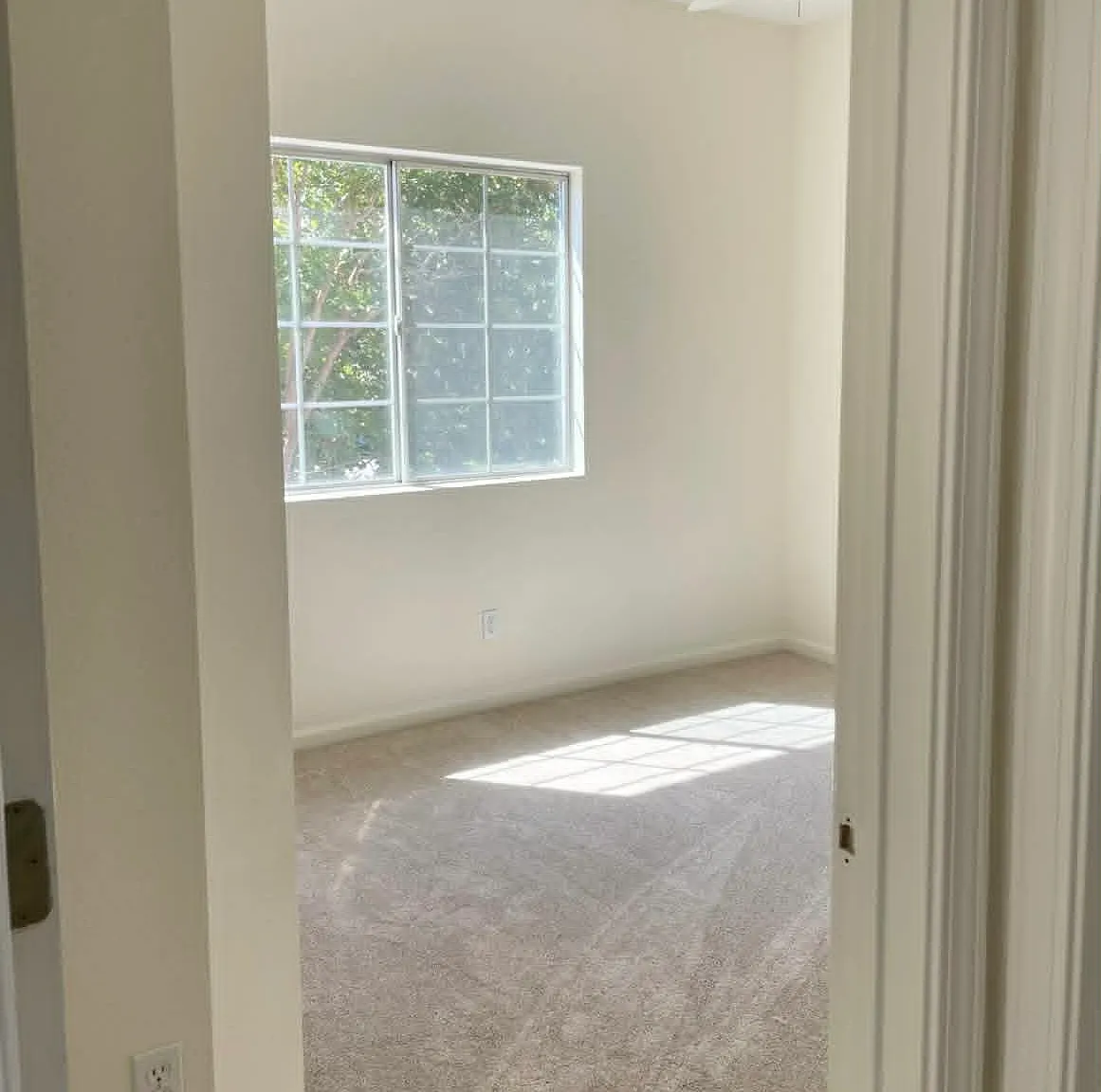 4 bed, 2016 sqft, $3,350 — Photo 4