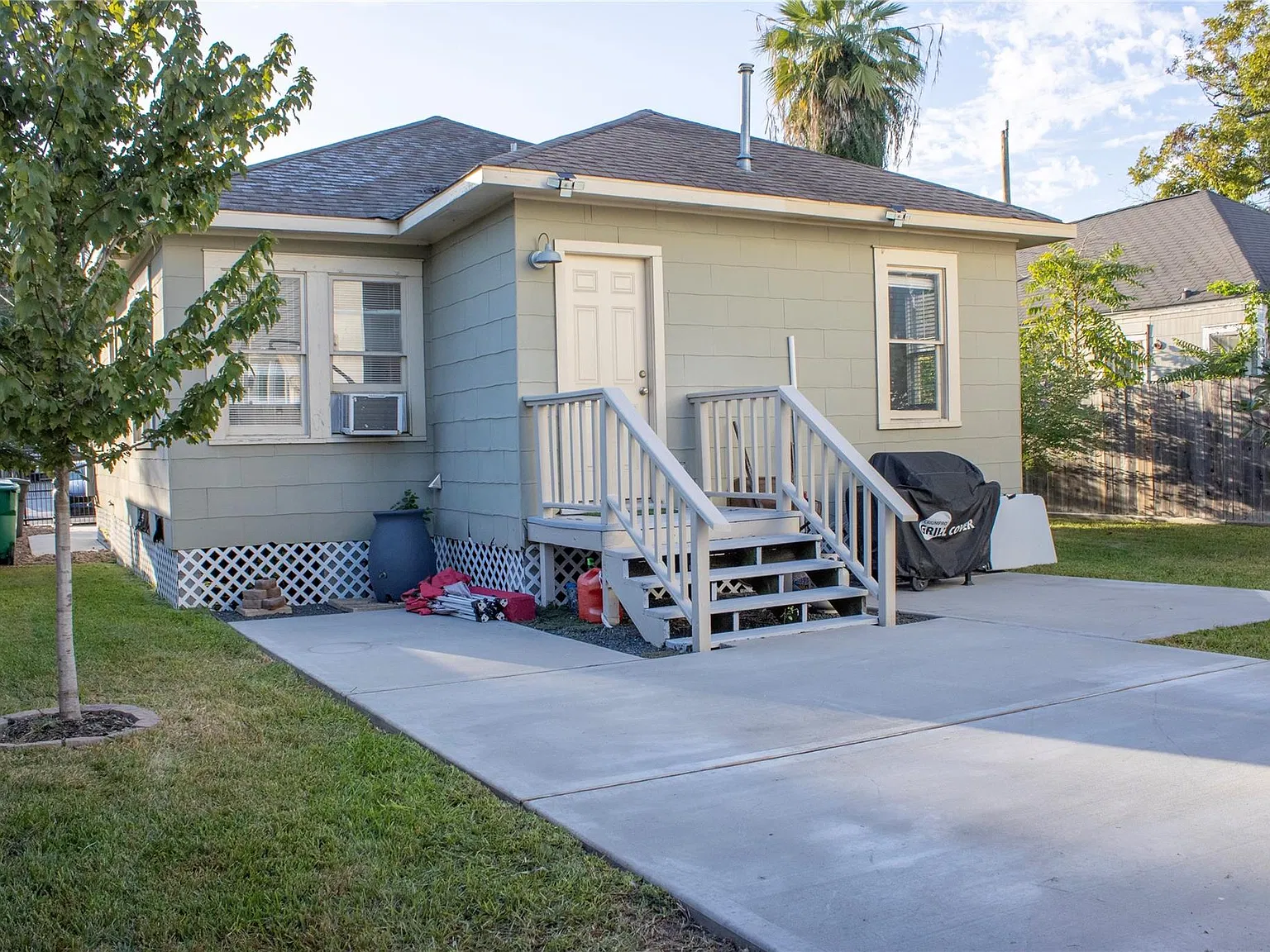 2 bed, 1.0 bath, 1036 sqft, $1,950 — Photo 3