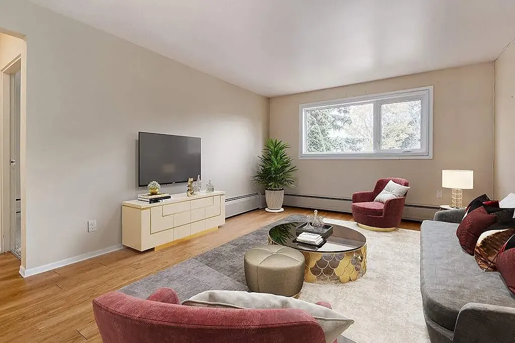 Westwood Apartments — Photo 4