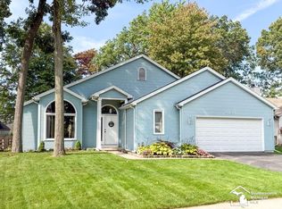 8737 Tanglewood Rd, Temperance, MI 48182