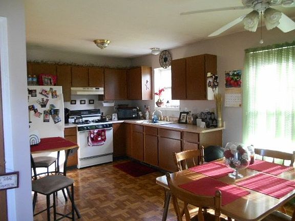 5th image of 1904 Arlington Dr