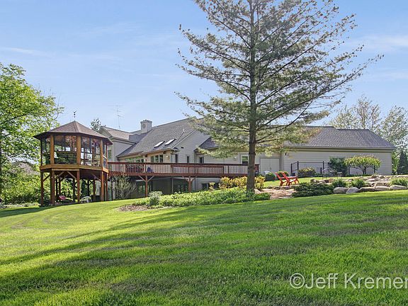 2nd image of 359 Stonehenge Dr SW