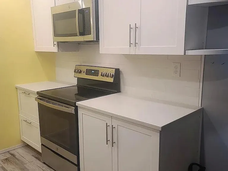 219 Buckingham Ct #E — Photo 14