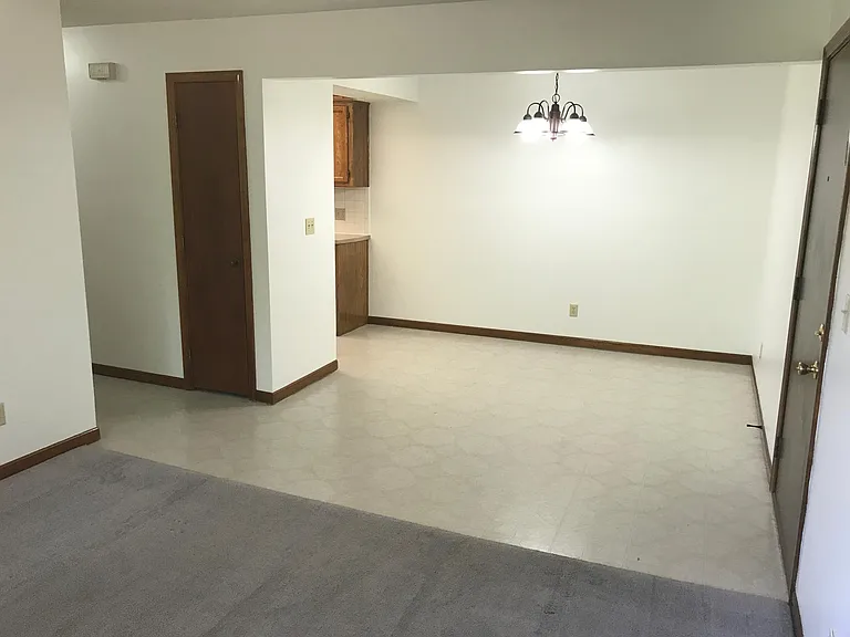 440 N Main St — Photo 3