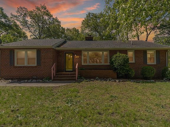 2nd image of 7421 Dell Dr