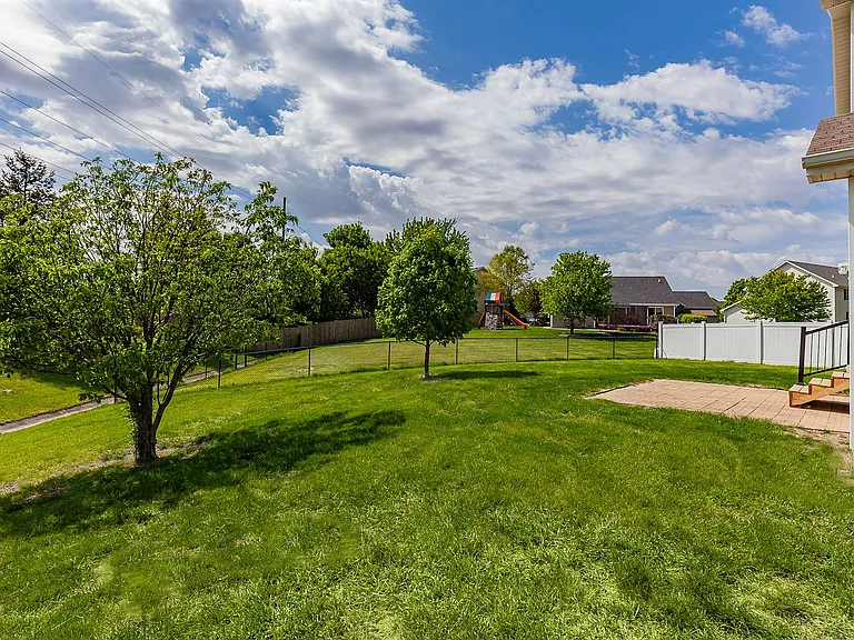 760 SE Carefree Ln — Photo 23
