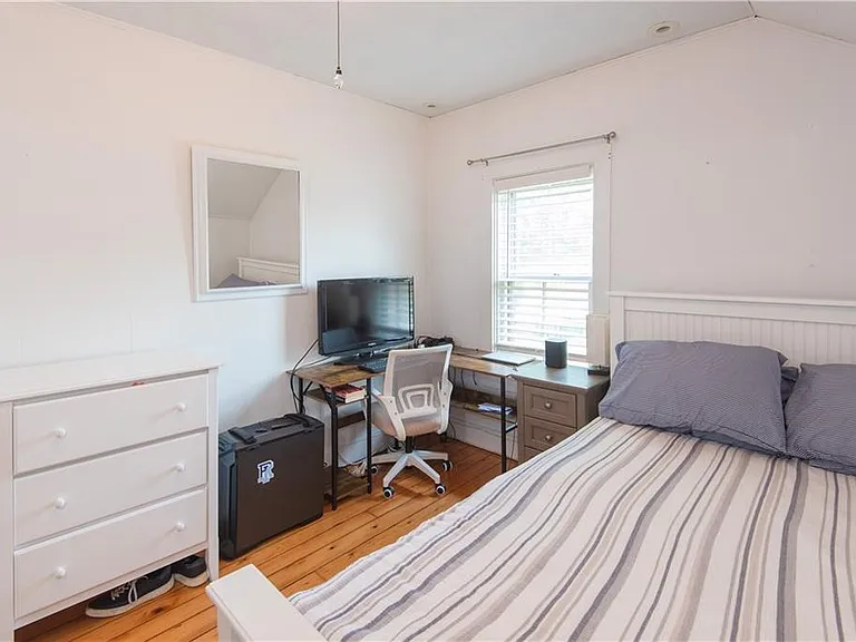 32 Hammond St — Photo 19