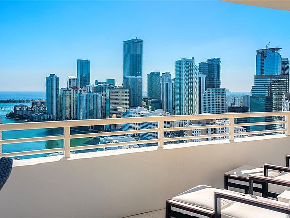 5th image of 848 Brickell Key Dr APT 3705