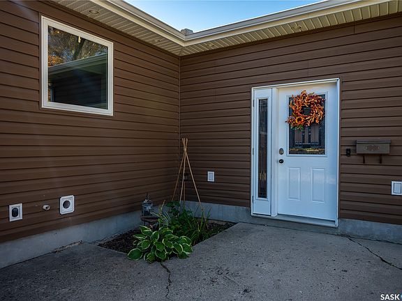 3rd image of 444 Mountview Road