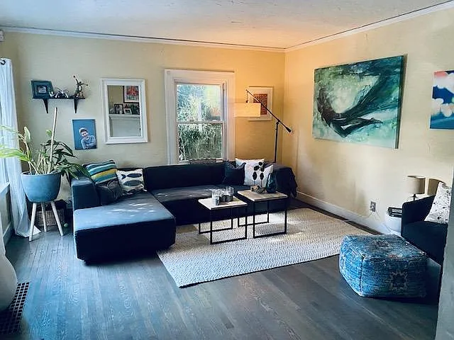 3404 NE 15th Ave — Photo 2