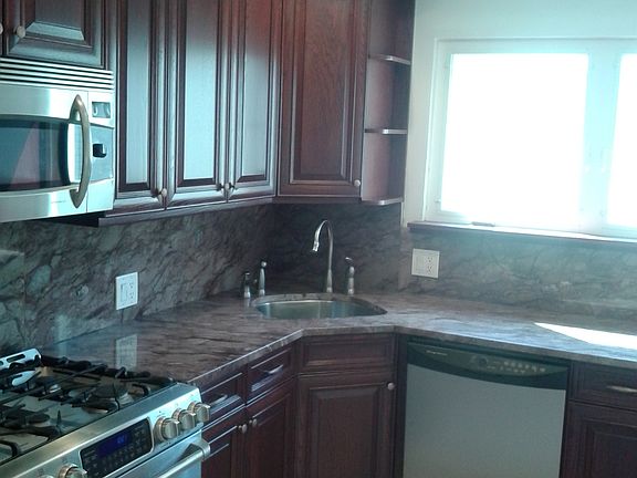 3rd image of 888 Salisbury Park Dr