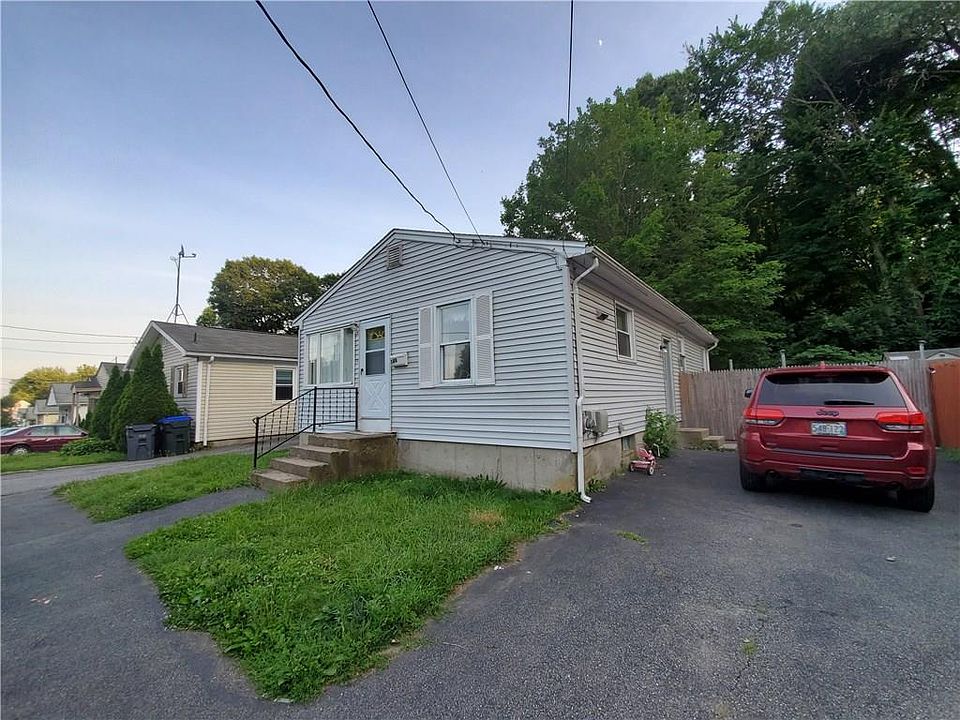1st image of 148 De Pinedo St