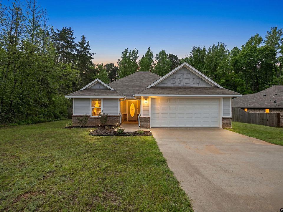 1st image of 302 E Mary Ln