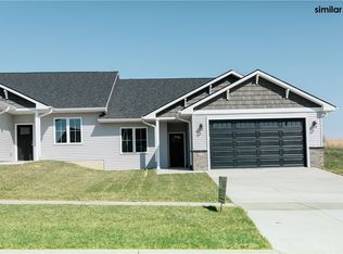 810 Trail Ridge Rd, Indianola, IA 50125