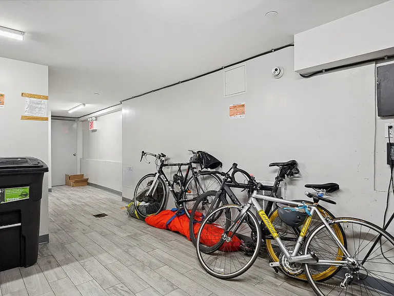 589 5th Ave #2R — Photo 18