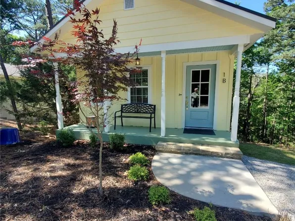 1 B Cross St, Eureka Springs, AR 72632