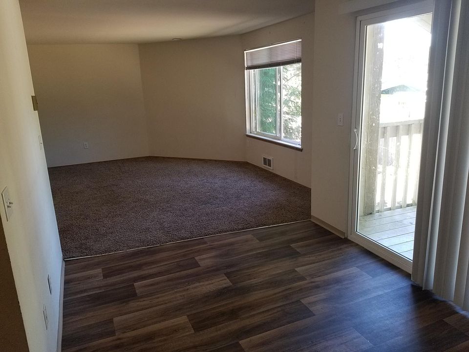 1st image of 10637 SE 238th St #C