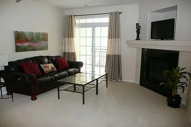 3031 Grand Ave — Photo 2