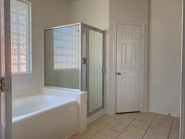 18207 Linden Forest Ln — Photo 24