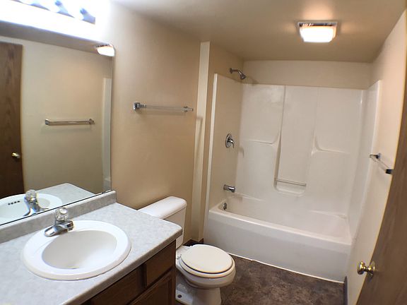 3rd image of 133 Talon Pl