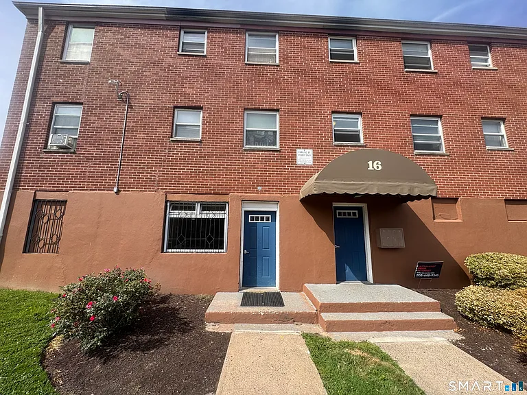 752 New Britain Ave #4 — Photo 13