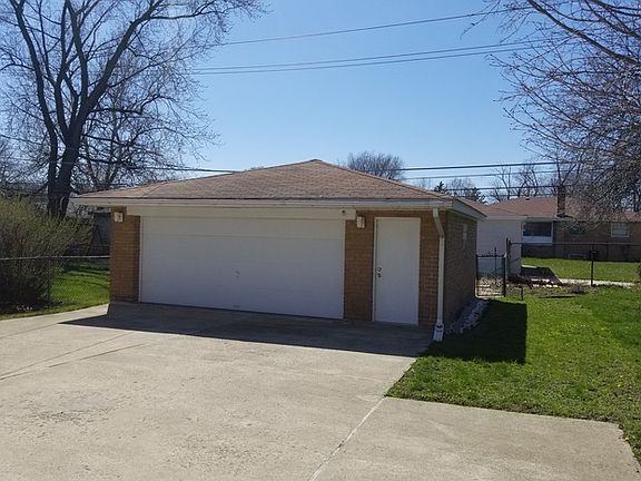 4th image of 16422 Greenwood Ave