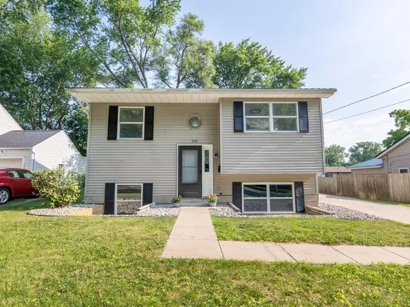 215 Arbury Pl, Midland, MI 48640