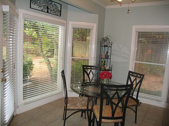 5th image of 4758 Sologne Ct NE