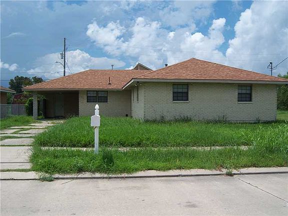 2nd image of 4828 Marque Dr