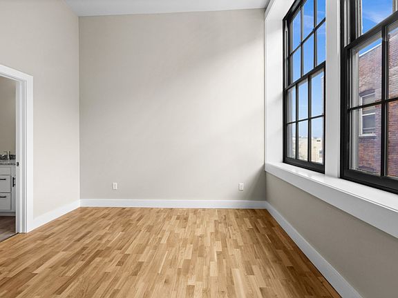 5th image of 45 Johnston Ave #201