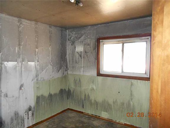 5th image of 507 Edinboro Ct