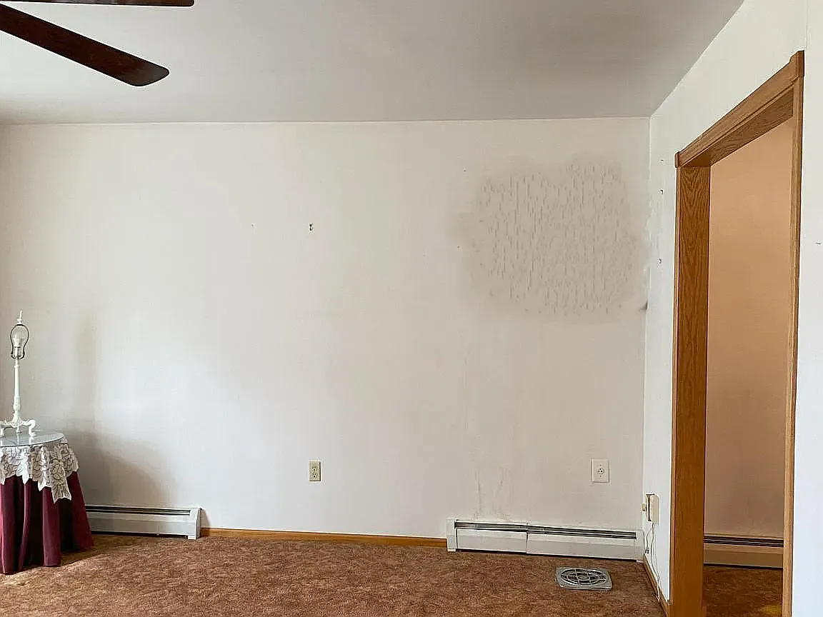 3 bed, 2200 sqft, $2,700 — Photo 3