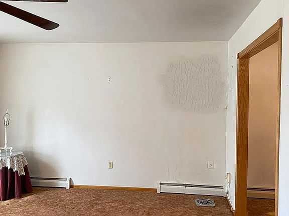 3rd image of 14007 Franklin St