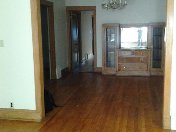 2nd image of 1406 W Winnemac Ave #1