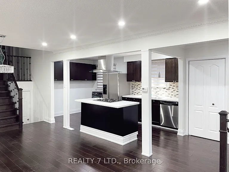 551 Hayward Cres #MAIN — Photo 29