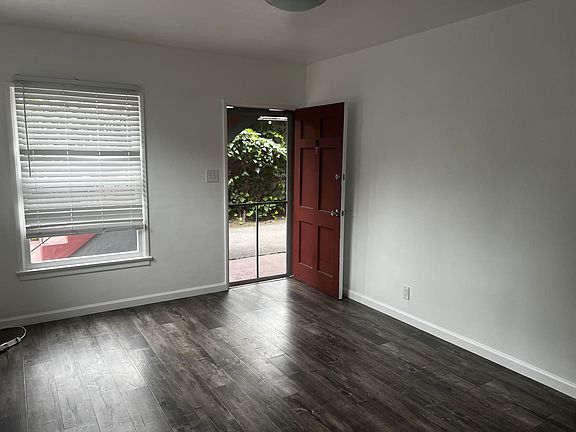 3rd image of 354 W Elk Ave
