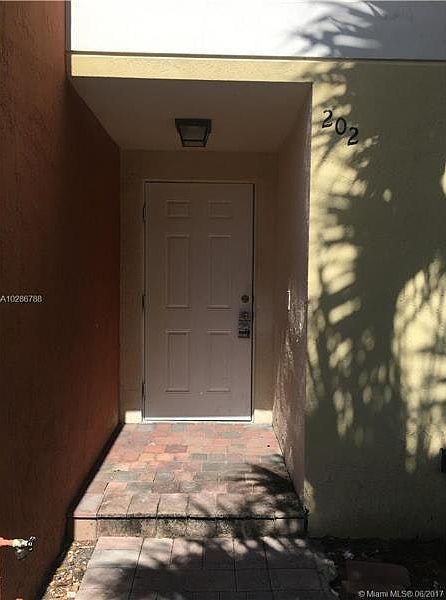 1st image of 202 NW 14th Ave