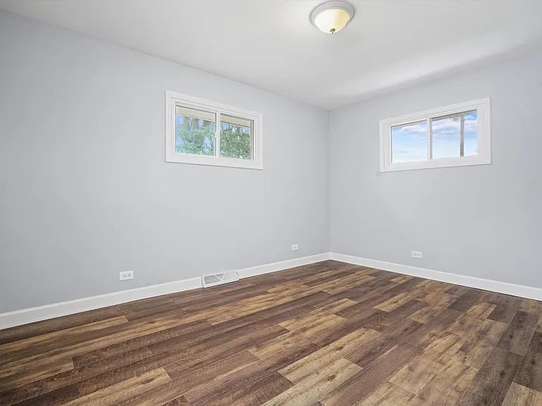16125 Marshfield Ave — Photo 5