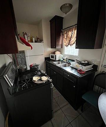 5th image of 6027 Vinevale Ave