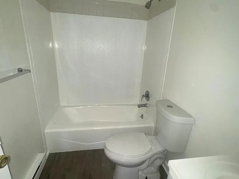 832 Atlantic St #1 — Photo 5