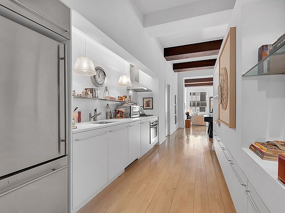 4th image of 15 Broad St APT 1914