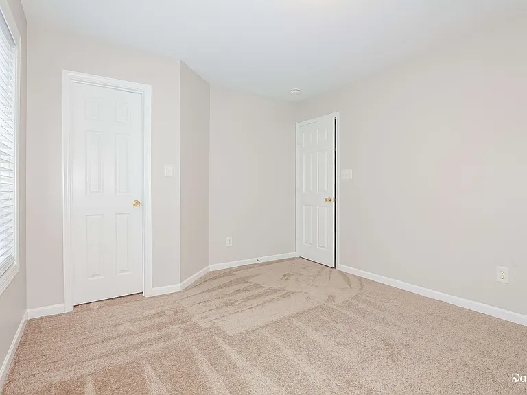 10409 Hugue Way — Photo 12