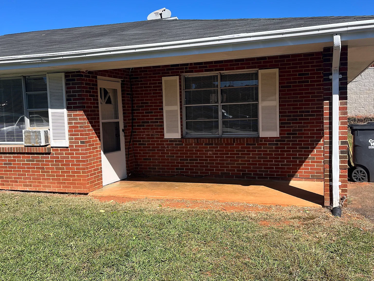 2 bed, $900 — Photo 2